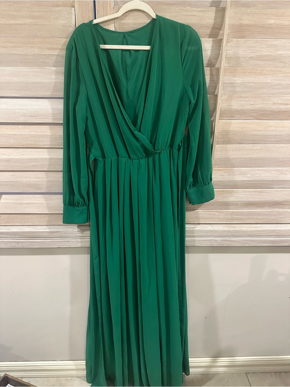Green Long Sleeve V-Neck Maxi Dress - Elegant Women's Dress